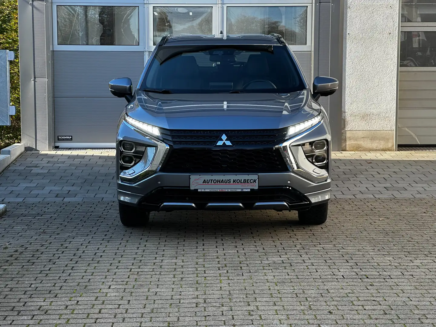 Mitsubishi Eclipse Cross Plus Select Hybrid 4WD inkl. Winterreifen Gris - 2