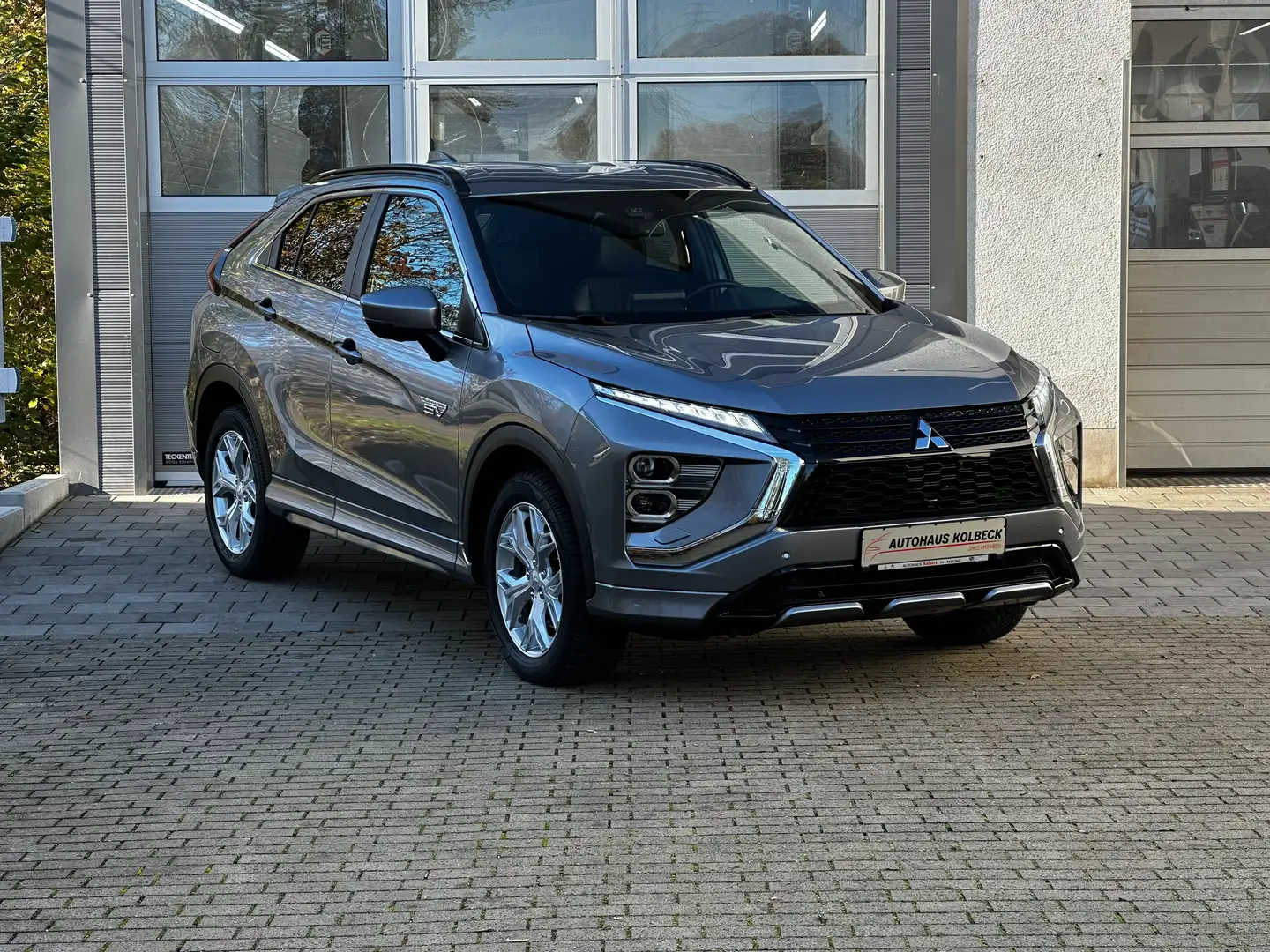 Mitsubishi Eclipse Cross Plus Select Hybrid 4WD inkl. Winterreifen Gris - 1