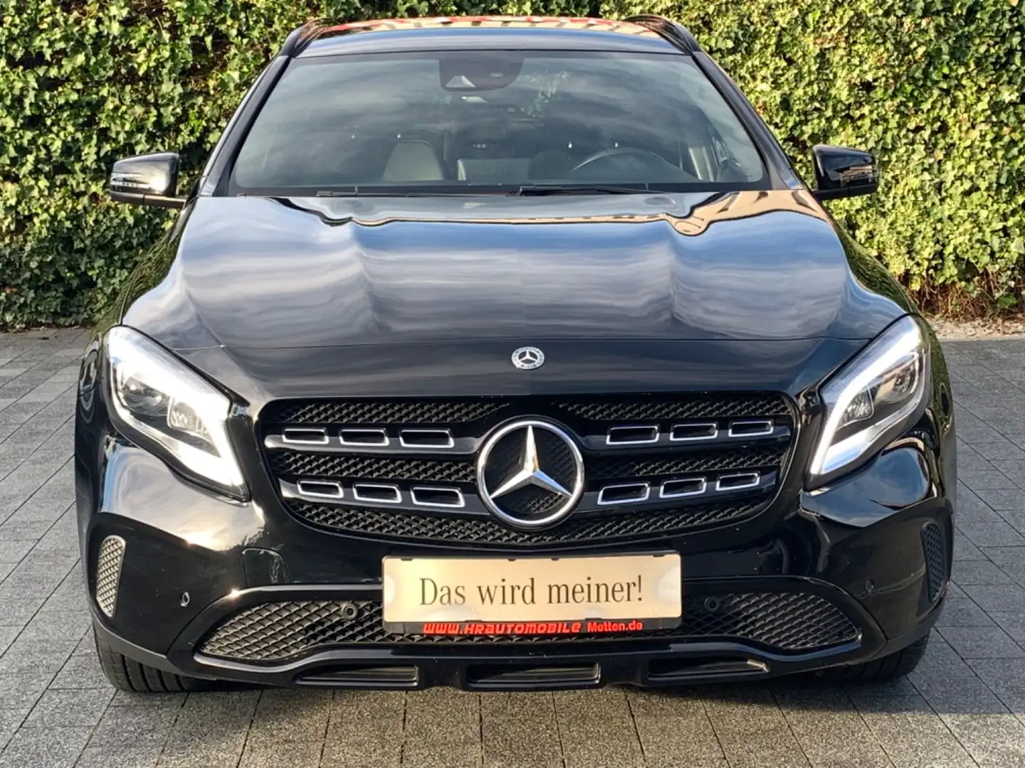 Mercedes-Benz GLA 220 4Matic Noir - 2