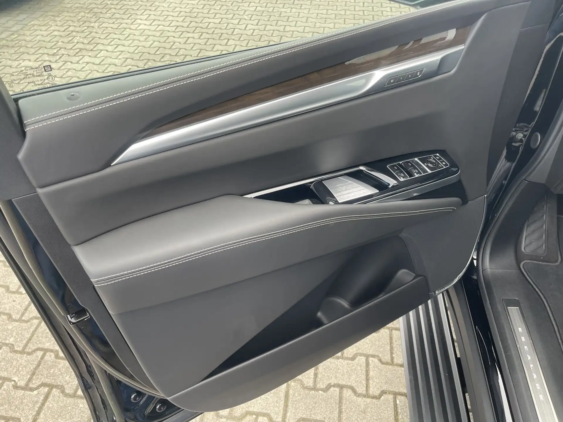 캐딜락 Cadillac Escalade 2026 검정 사진 8