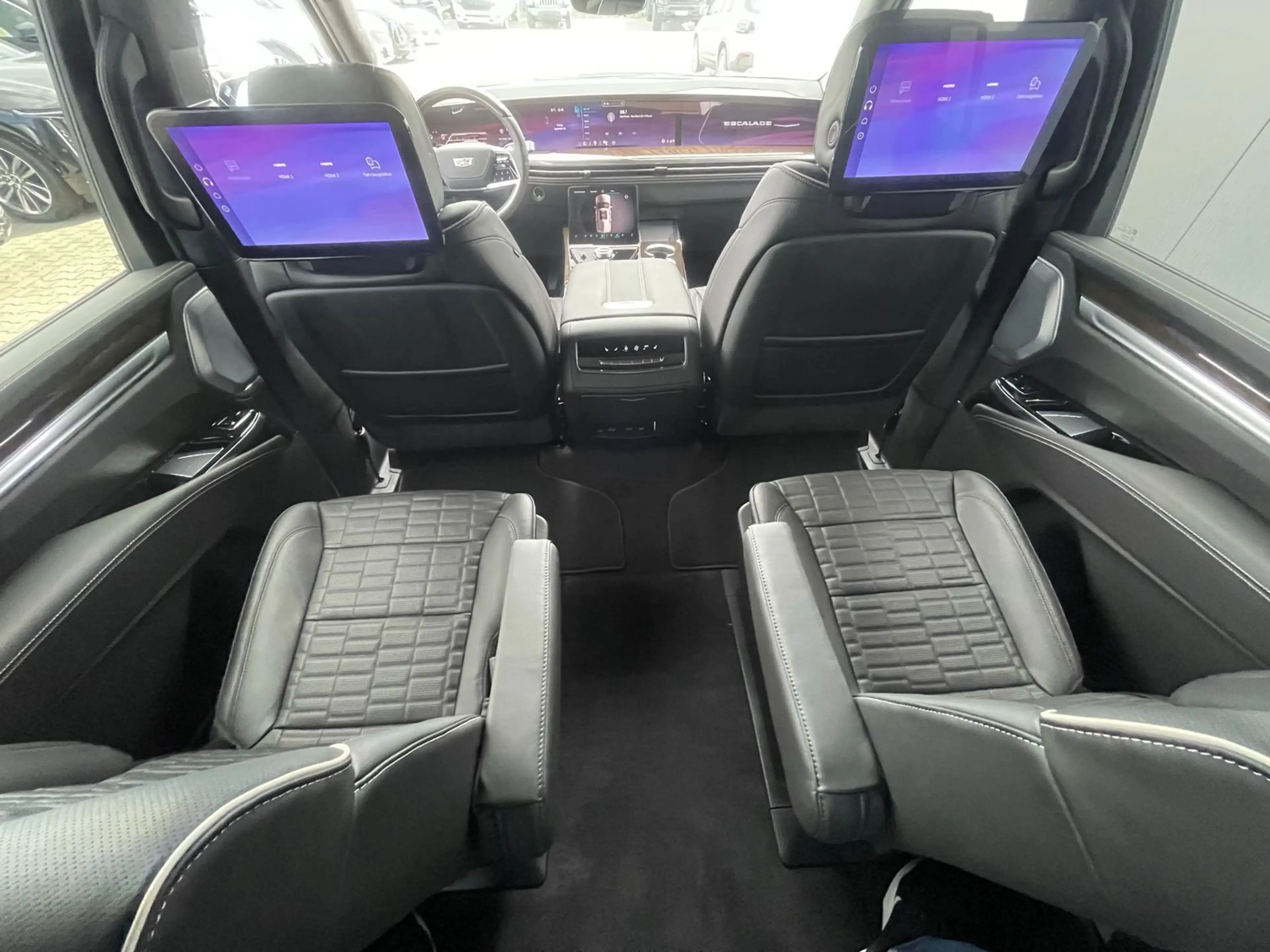 Cadillac Escalade ESV Sport Platinum 6,2 V8 — photo 13