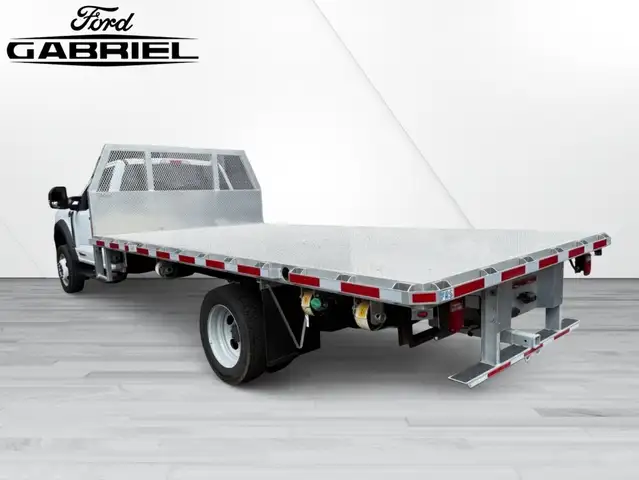 Ford F 550 2023 — photo 2