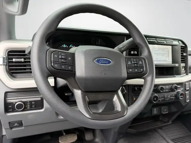 Ford F 550 2023 — photo 8