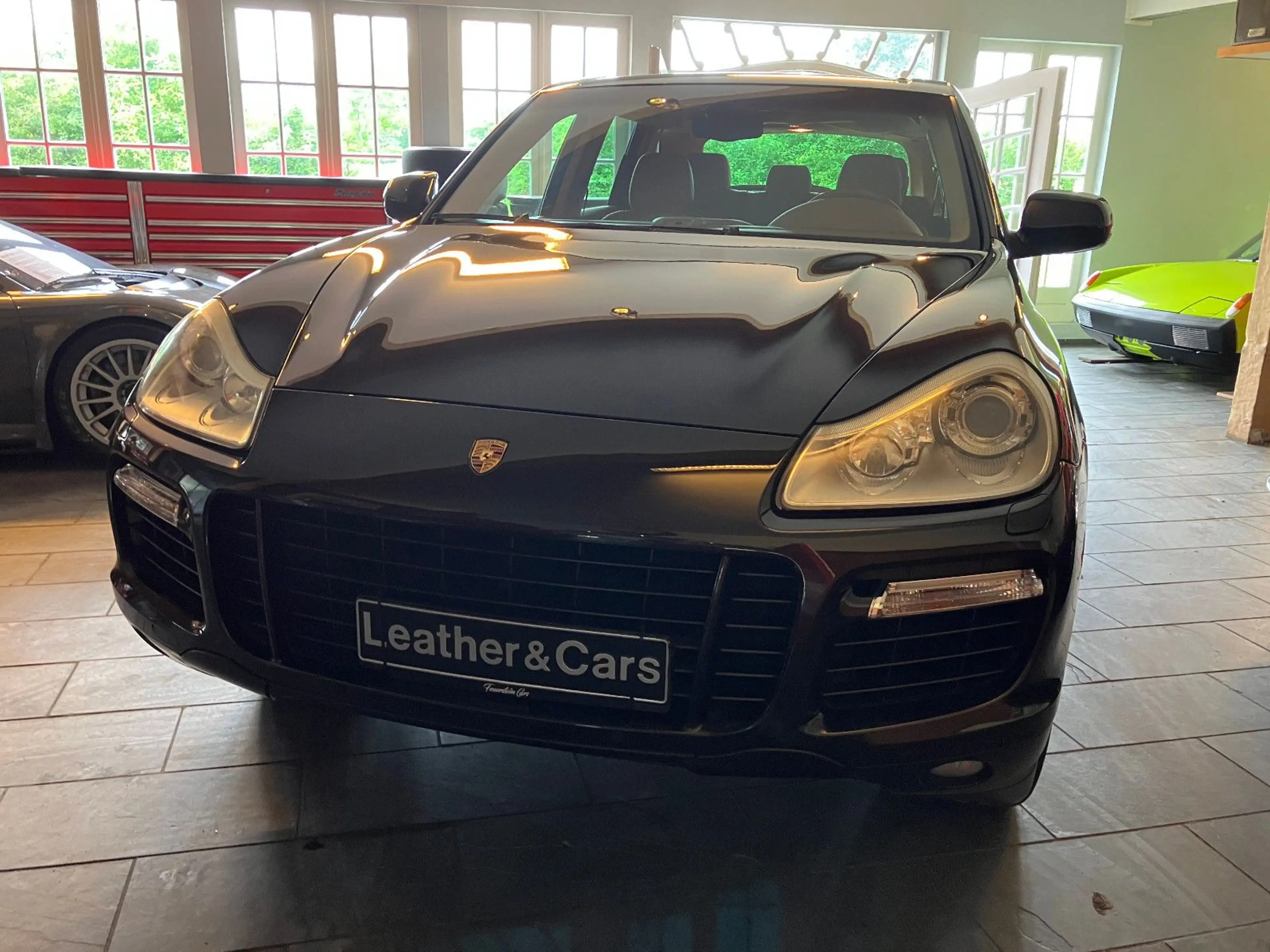 Porsche Cayenne Turbo *SCHW* 66TKM* — photo 2