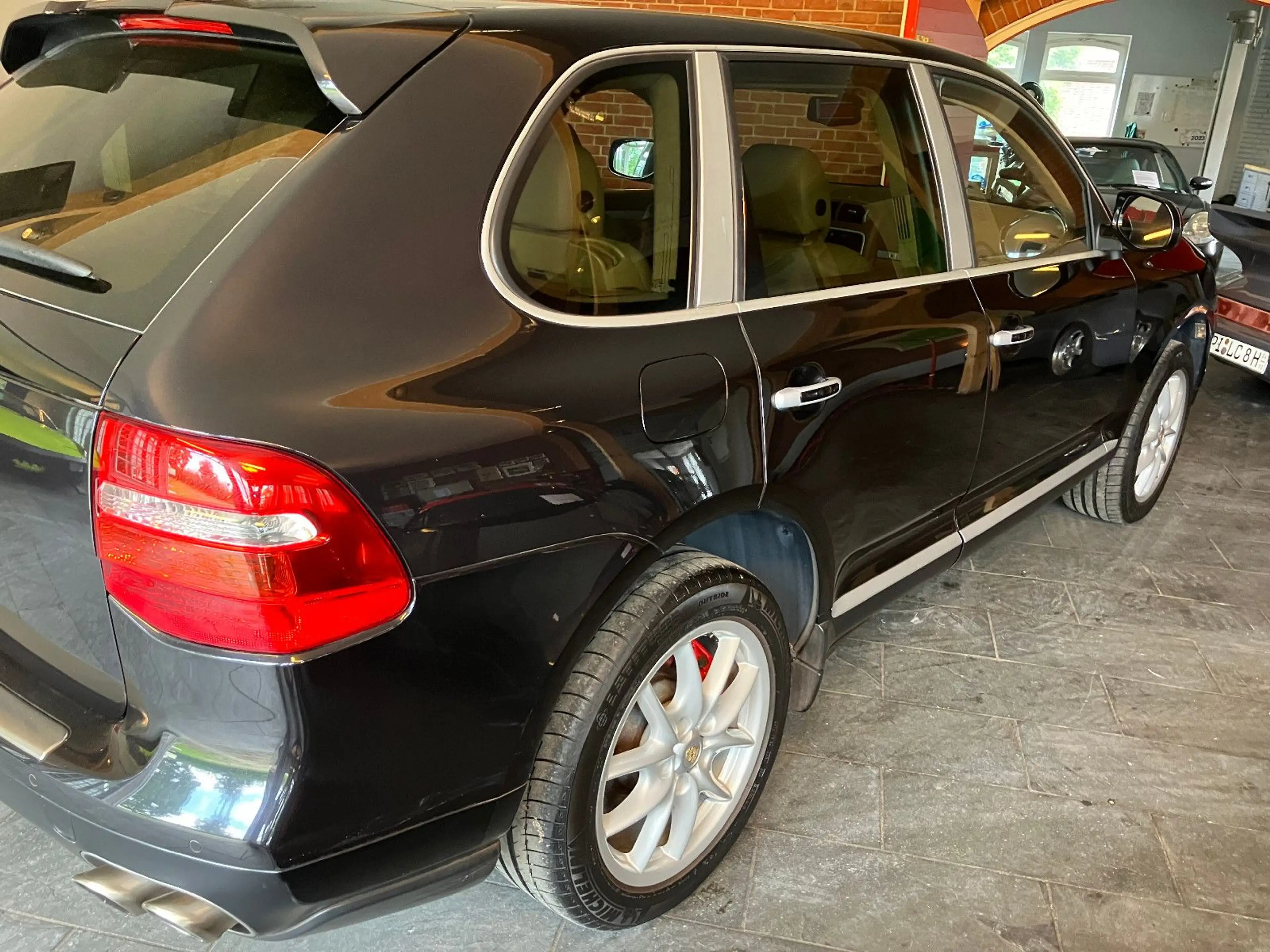 Porsche Cayenne Turbo *SCHW* 66TKM* — photo 4
