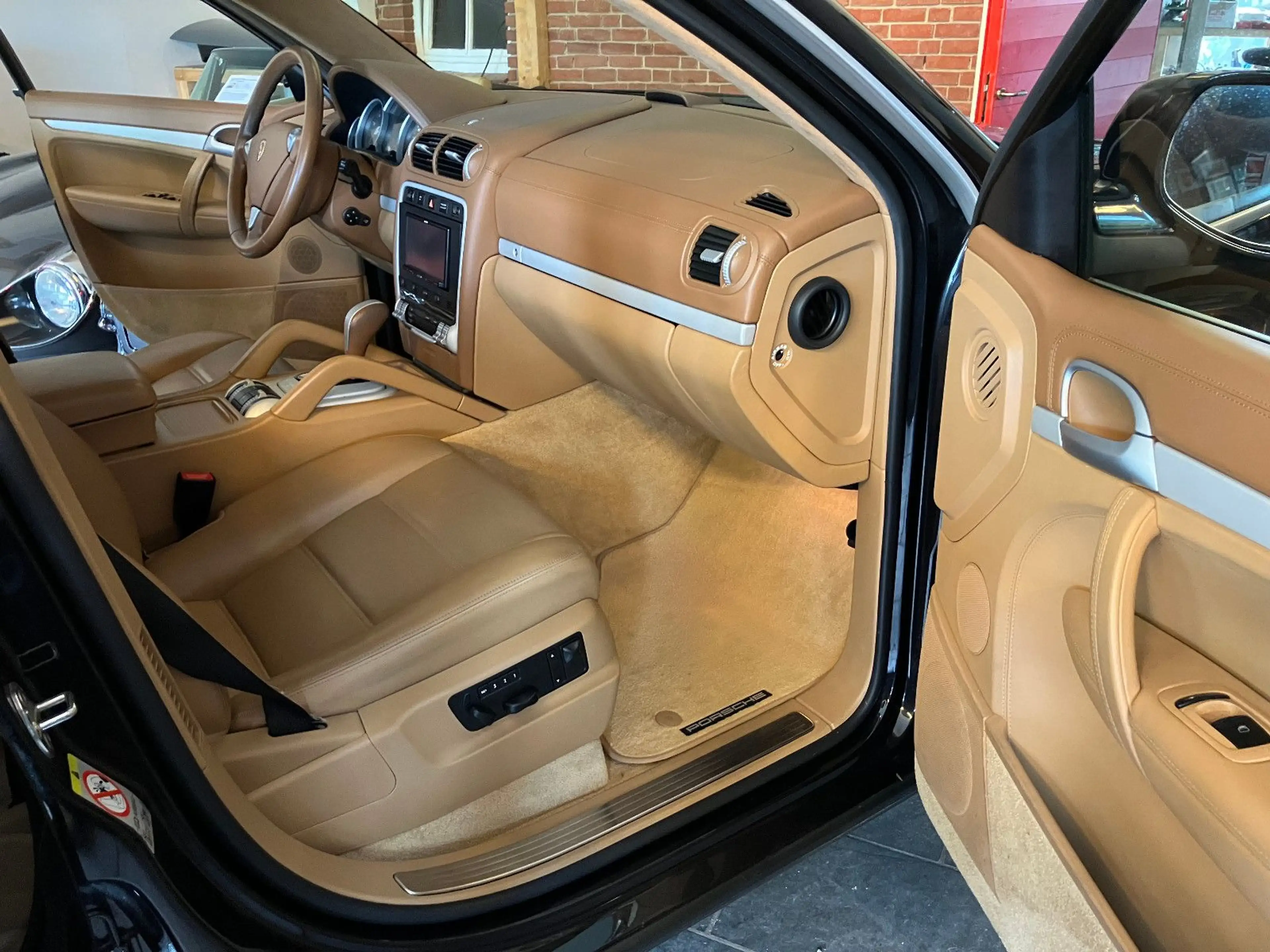Porsche Cayenne Turbo *SCHW* 66TKM* — photo 10
