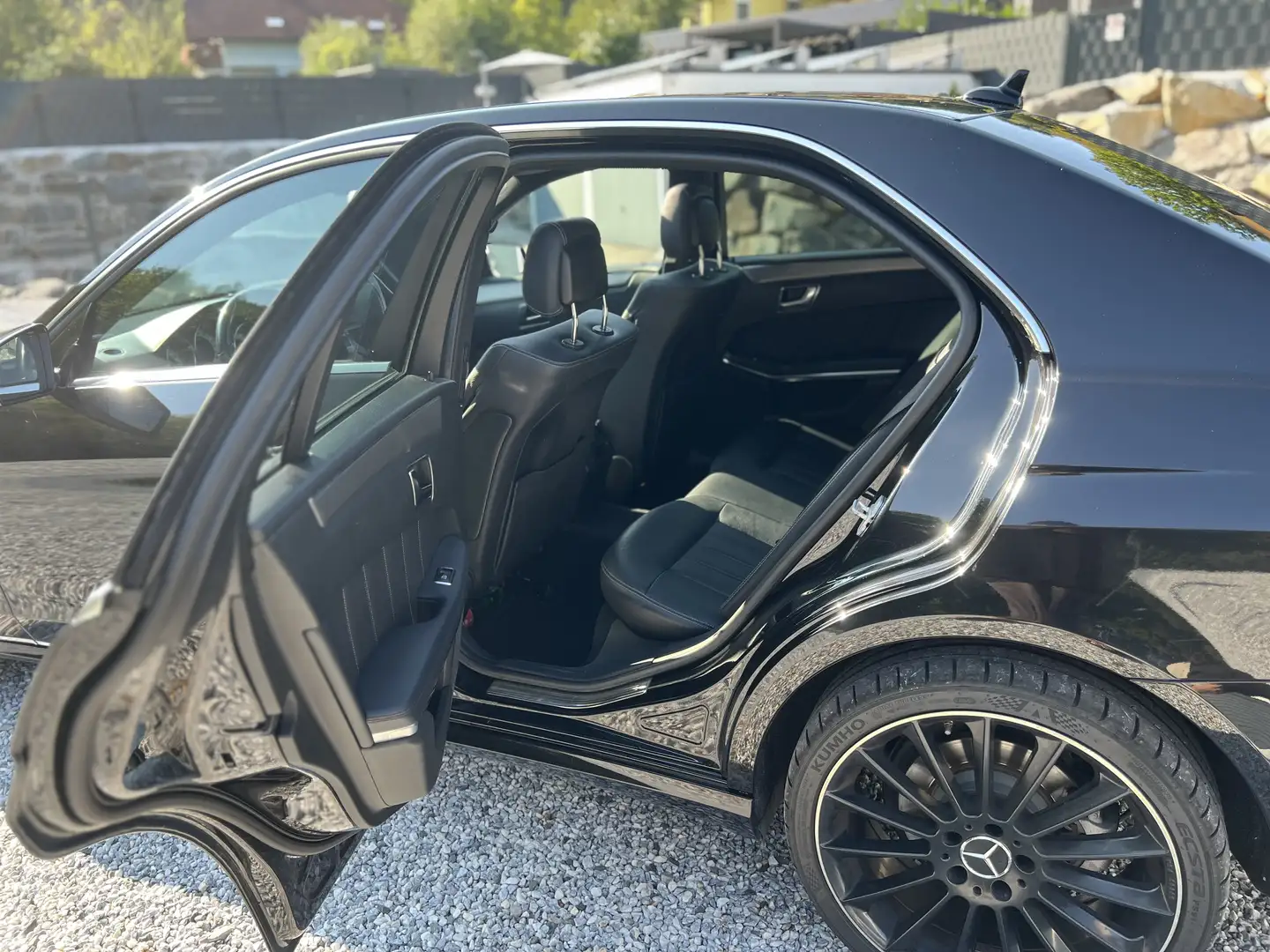 Mercedes-Benz E 300 BlueTEC Avantgarde Aut. - 1