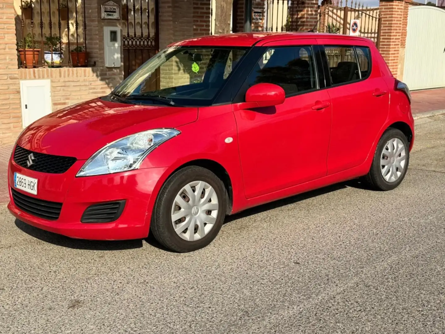 Suzuki Swift 1.2 GL+ Rouge - 1