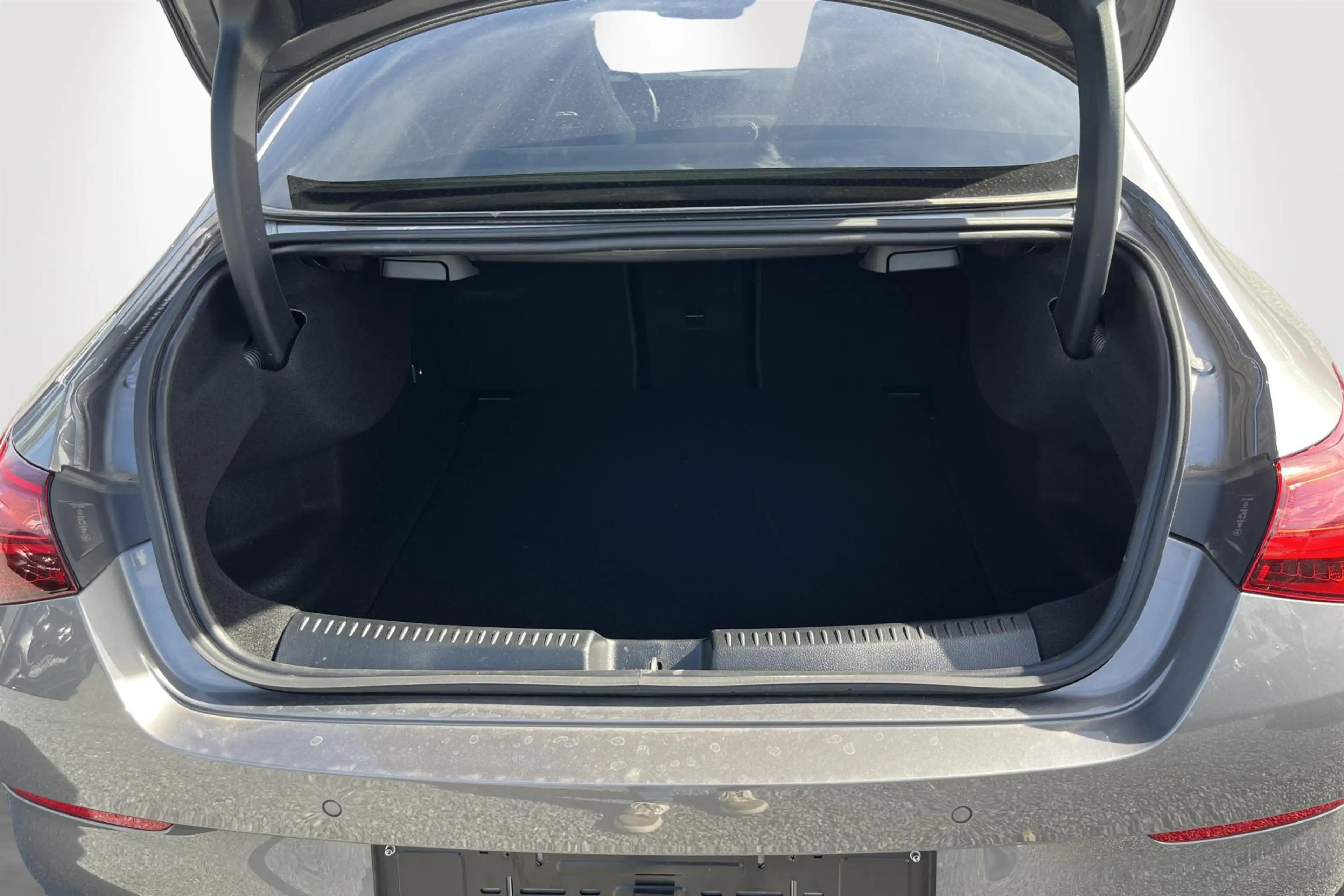 Mercedes-Benz CLA 180 CLA AMG Pack — photo 10