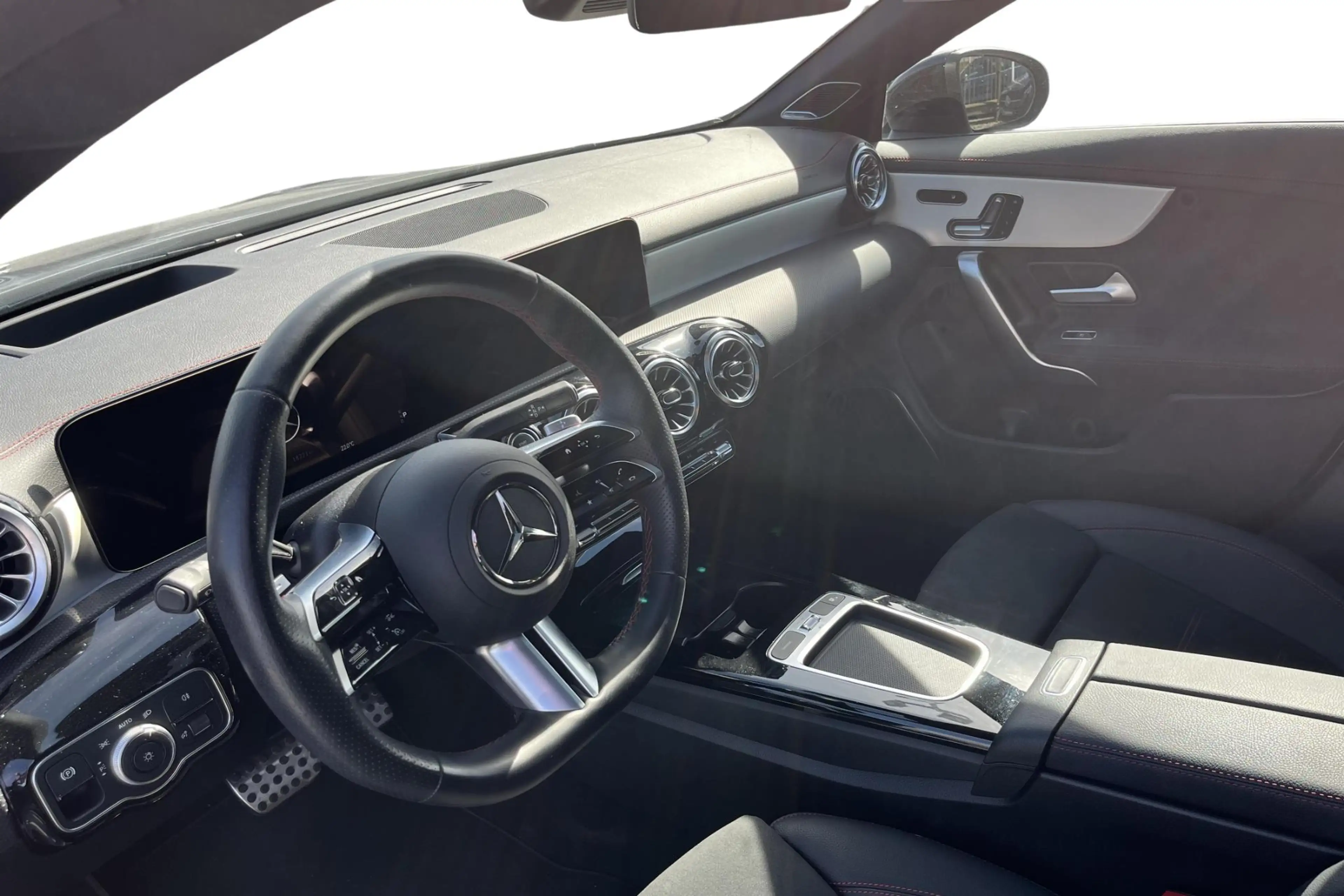 Mercedes-Benz CLA 180 CLA AMG Pack — photo 11