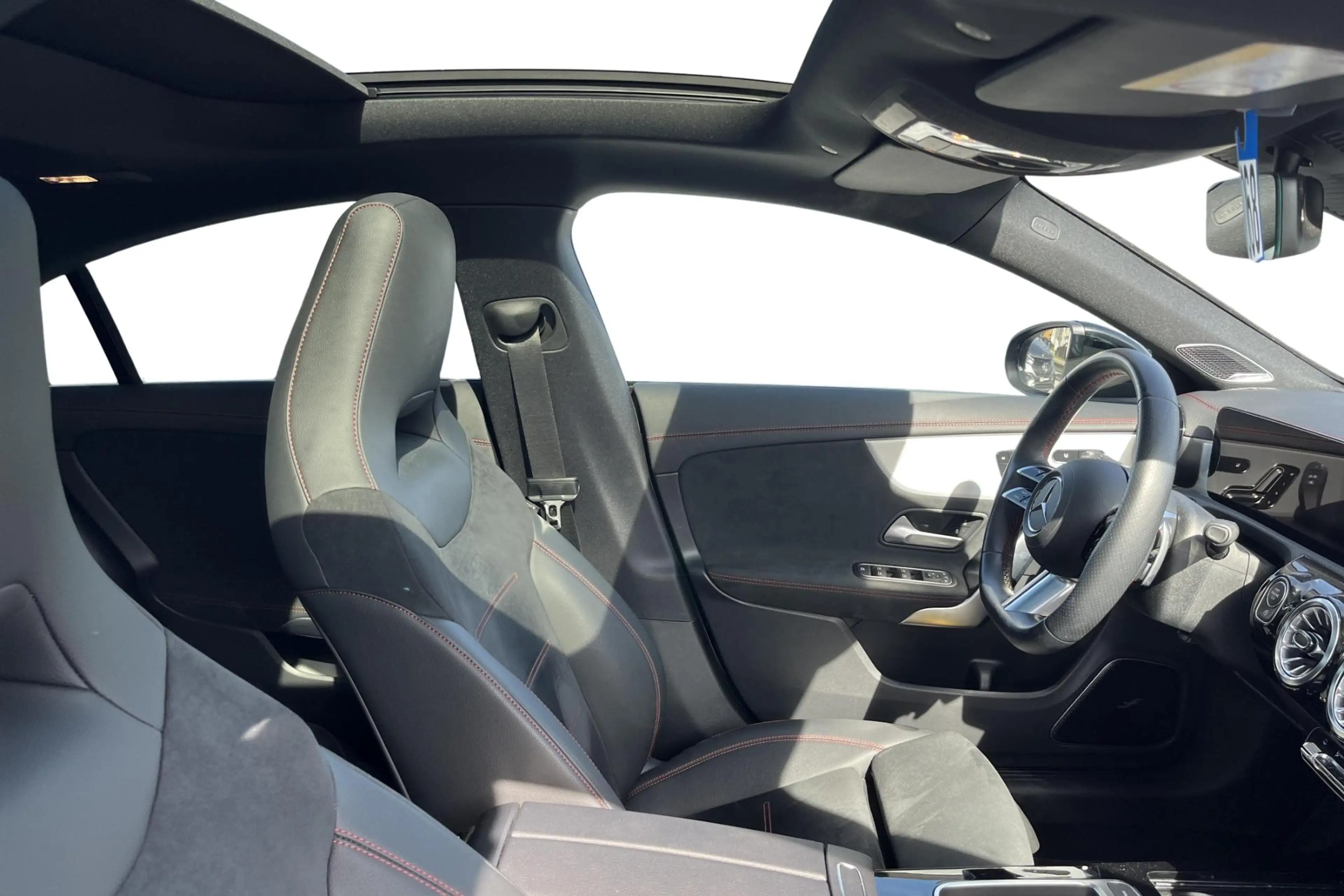 Mercedes-Benz CLA 180 CLA AMG Pack — photo 6