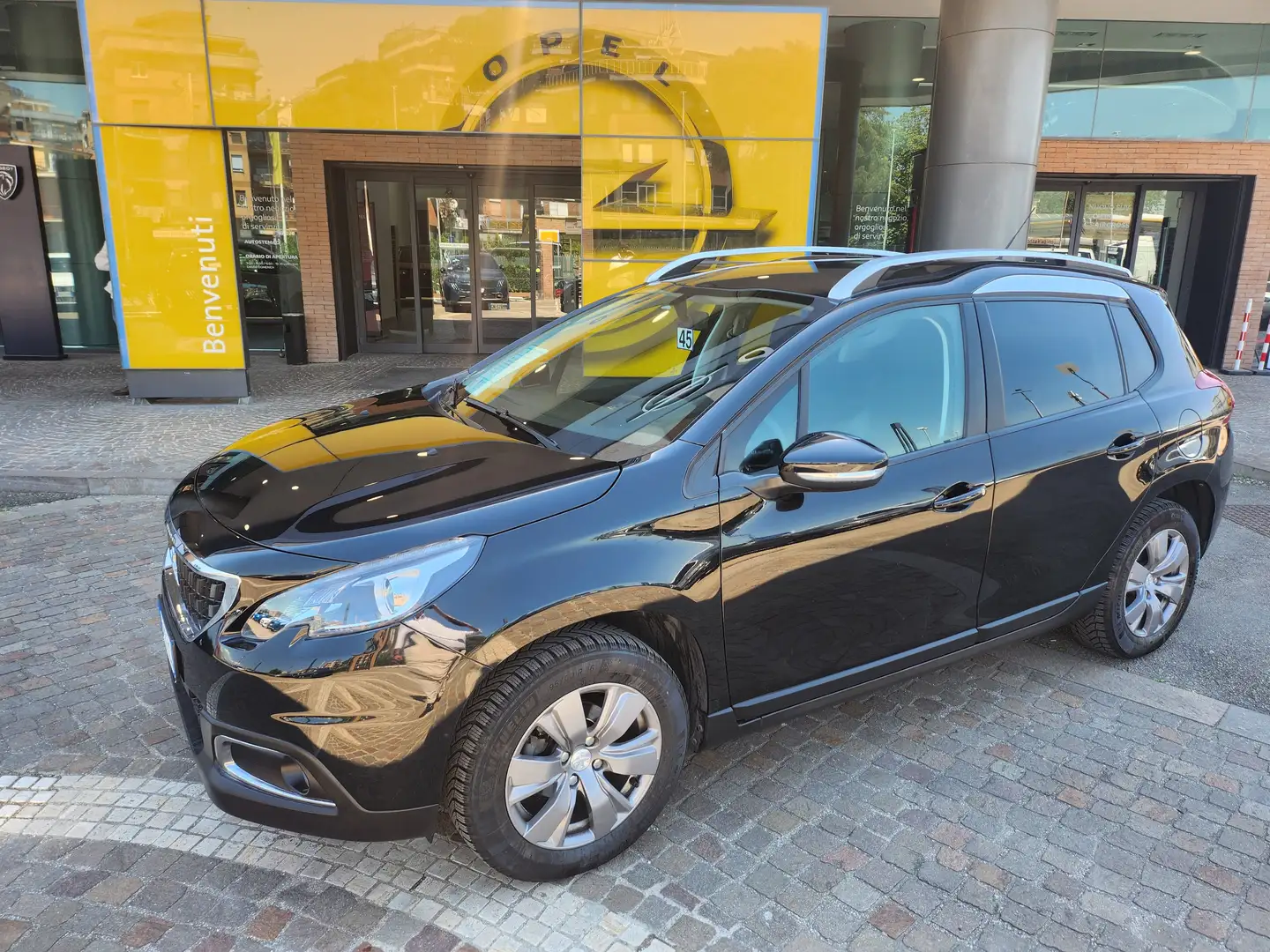 Peugeot 2008 2008 1.2 puretech Active s Noir - 2