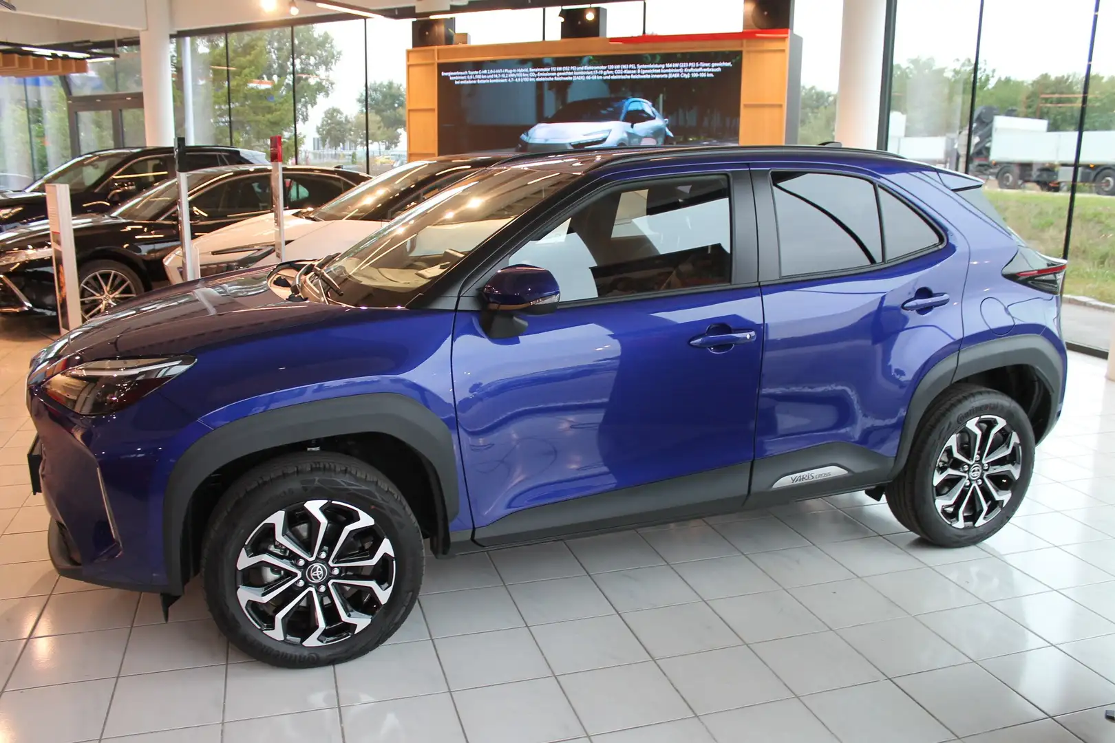 Toyota Yaris Cross 1,5 VVT-i Hybrid Active Drive Aut. Safety-Paket! Blu/Azzurro - 1