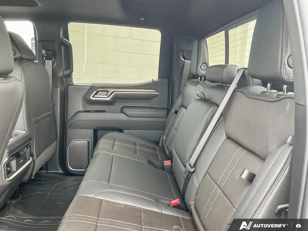 Chevrolet Silverado 1500 photo Chevrolet Silverado 1500
