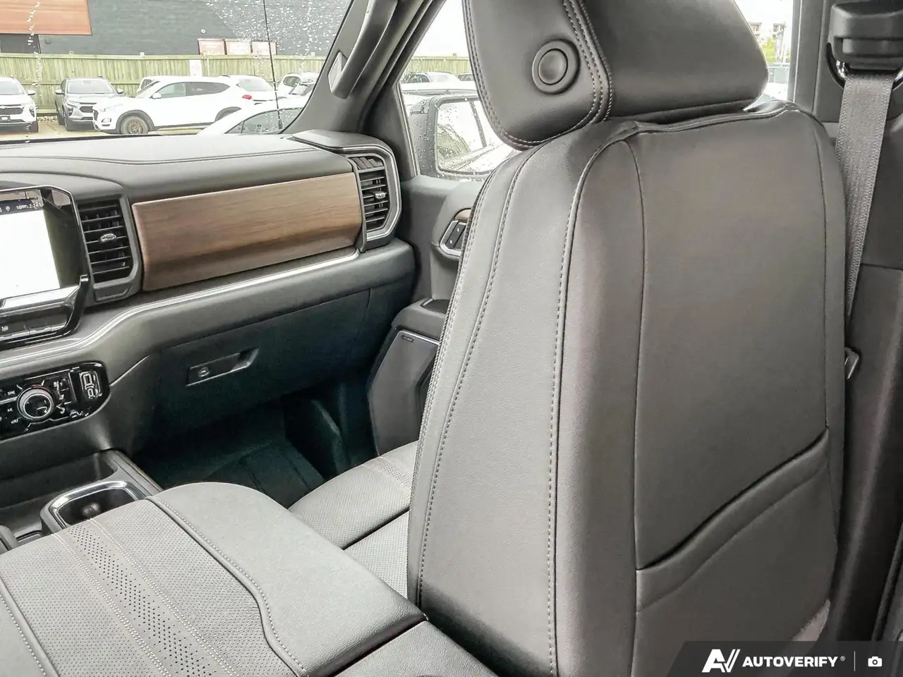 Chevrolet Silverado 1500 photo Chevrolet Silverado 1500