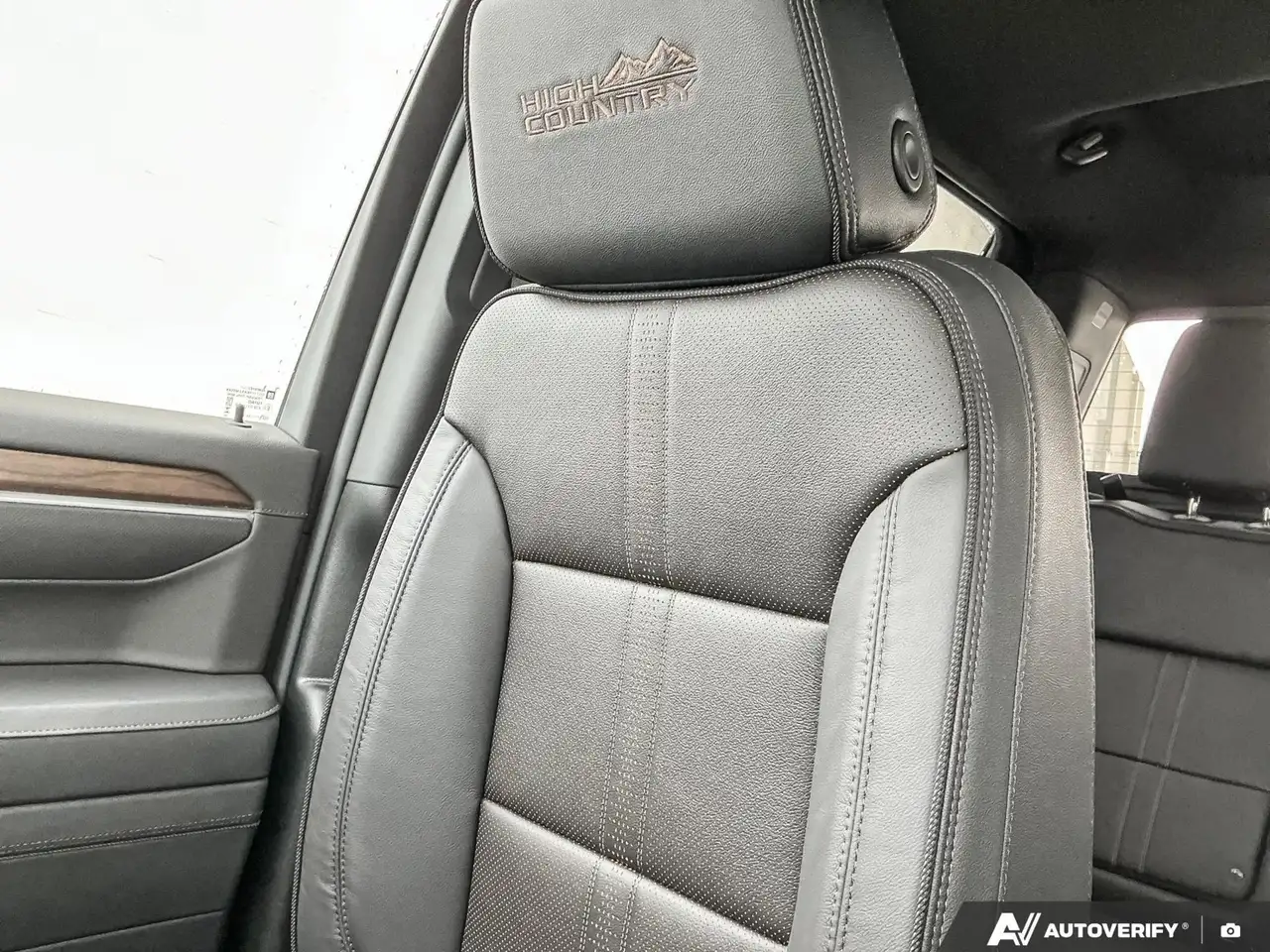 Chevrolet Silverado 1500 photo Chevrolet Silverado 1500