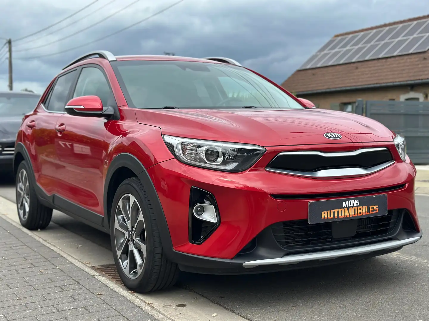 Kia Stonic 1.6 CRDi Sense ISG Rood - 1