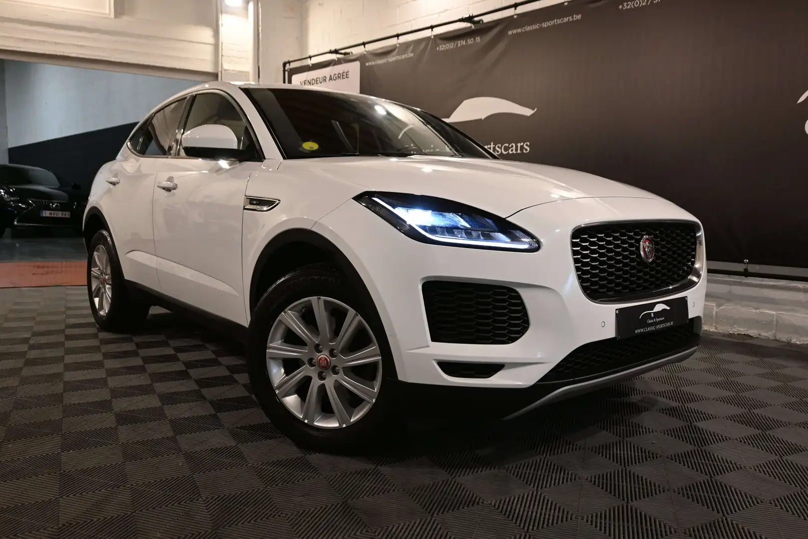 Jaguar E-Pace 2.0 D AWD / AUTO / CUIR / CAMERA / SERVICE JAG Blanc - 2