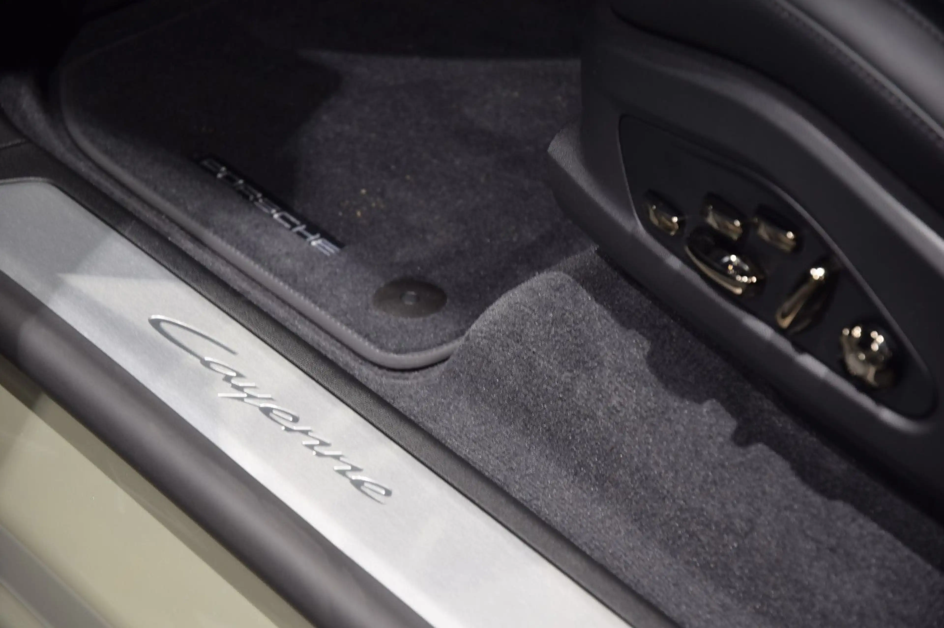 Porsche Cayenne Electric Coupé*HA-Lenk*SportDesign*NEU — photo 15