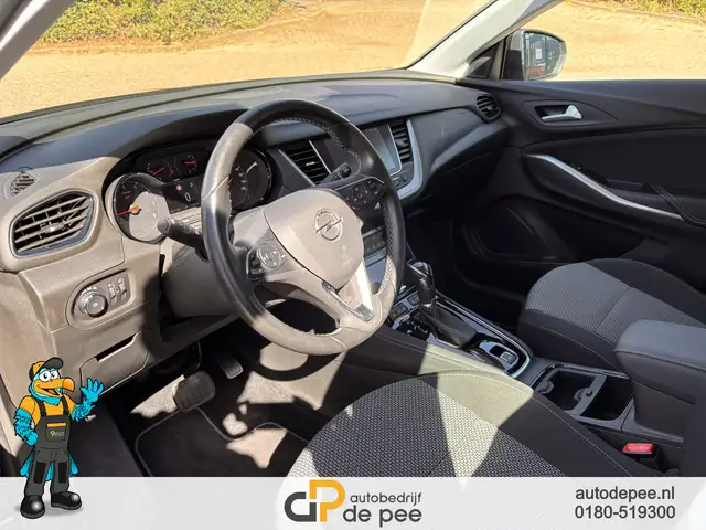Opel Grandland X view 5