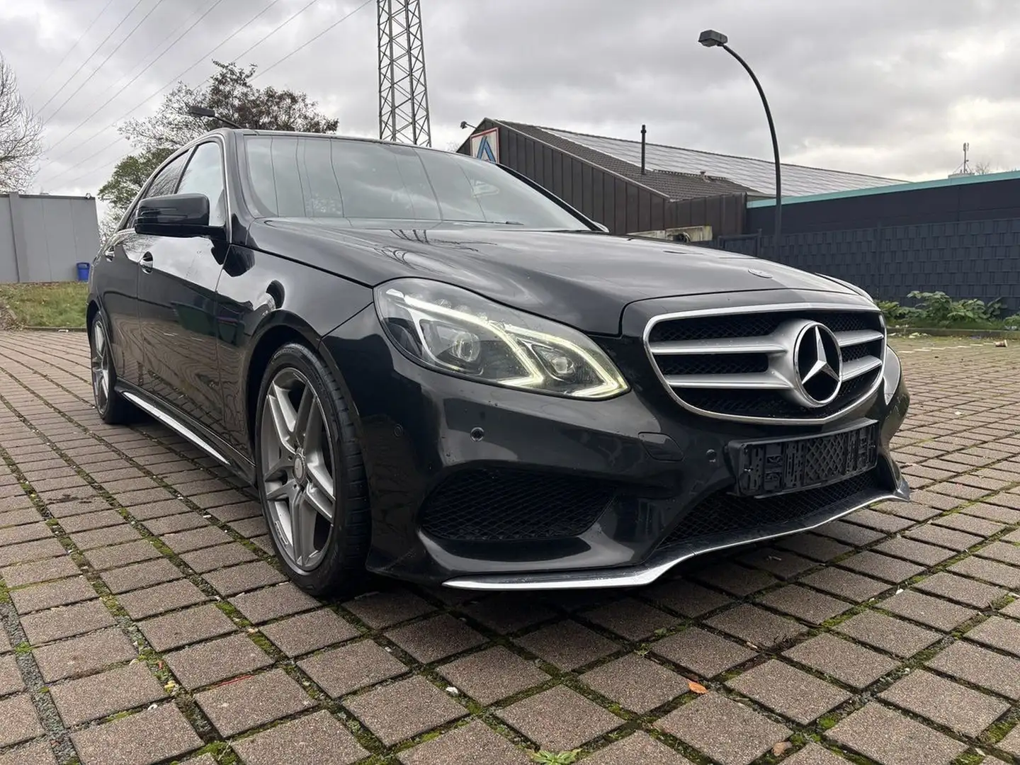 Mercedes-Benz E 220 E-Klasse Diesel BlueTEC 9G-TRONIC Avantgarde Schwarz - 1