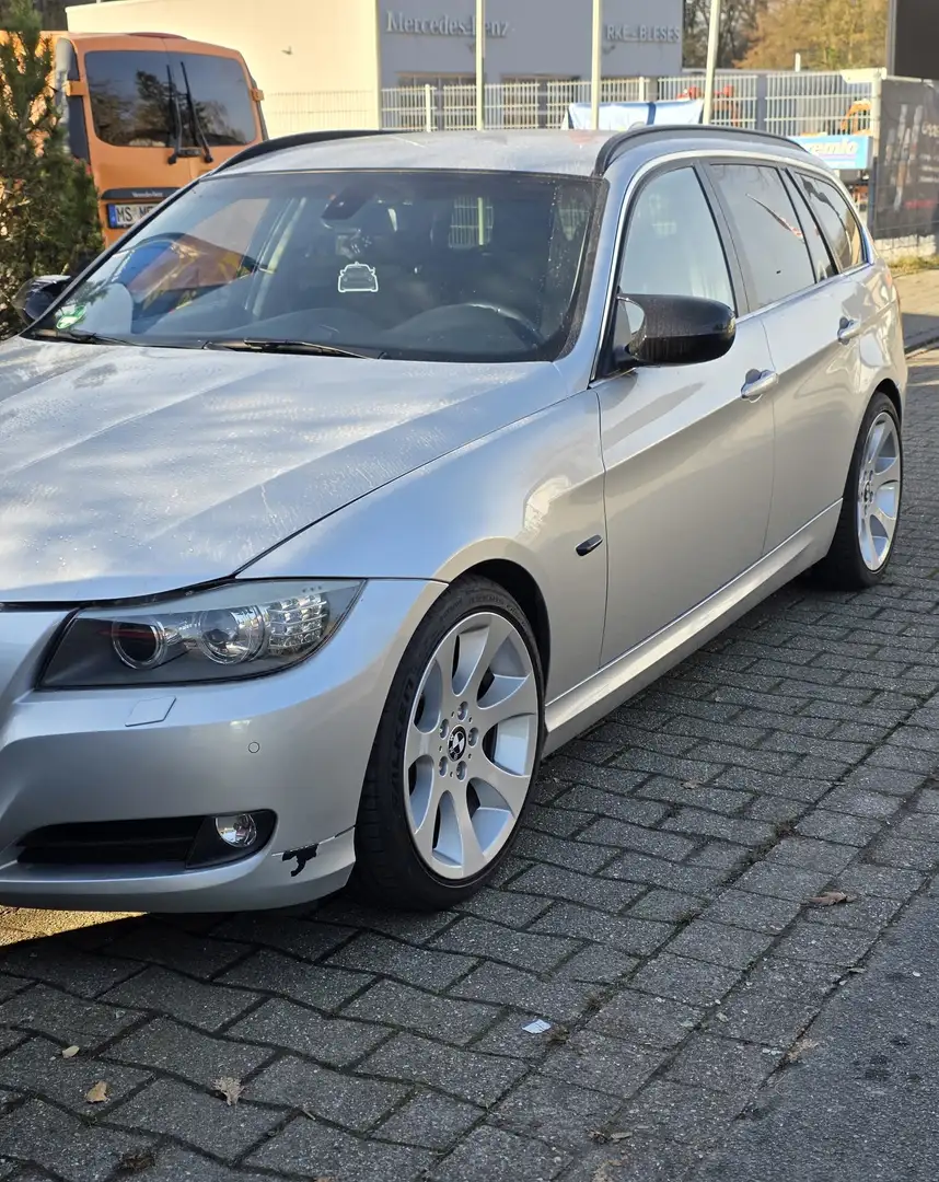 BMW 330 330d DPF Touring Aut. - 1