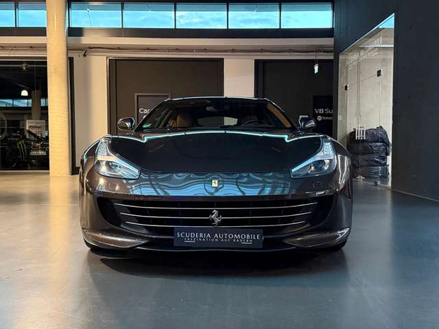 Ferrari GTC4 Lusso 6.3 V12 LIFT/PASS.DISPLAY/PANO