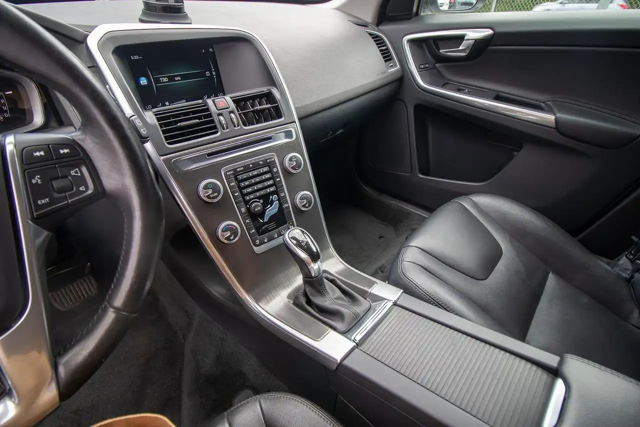 Volvo XC60 снимка Volvo XC60