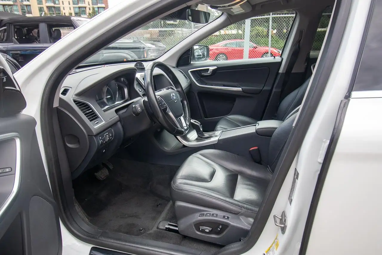 Volvo XC60 снимка Volvo XC60