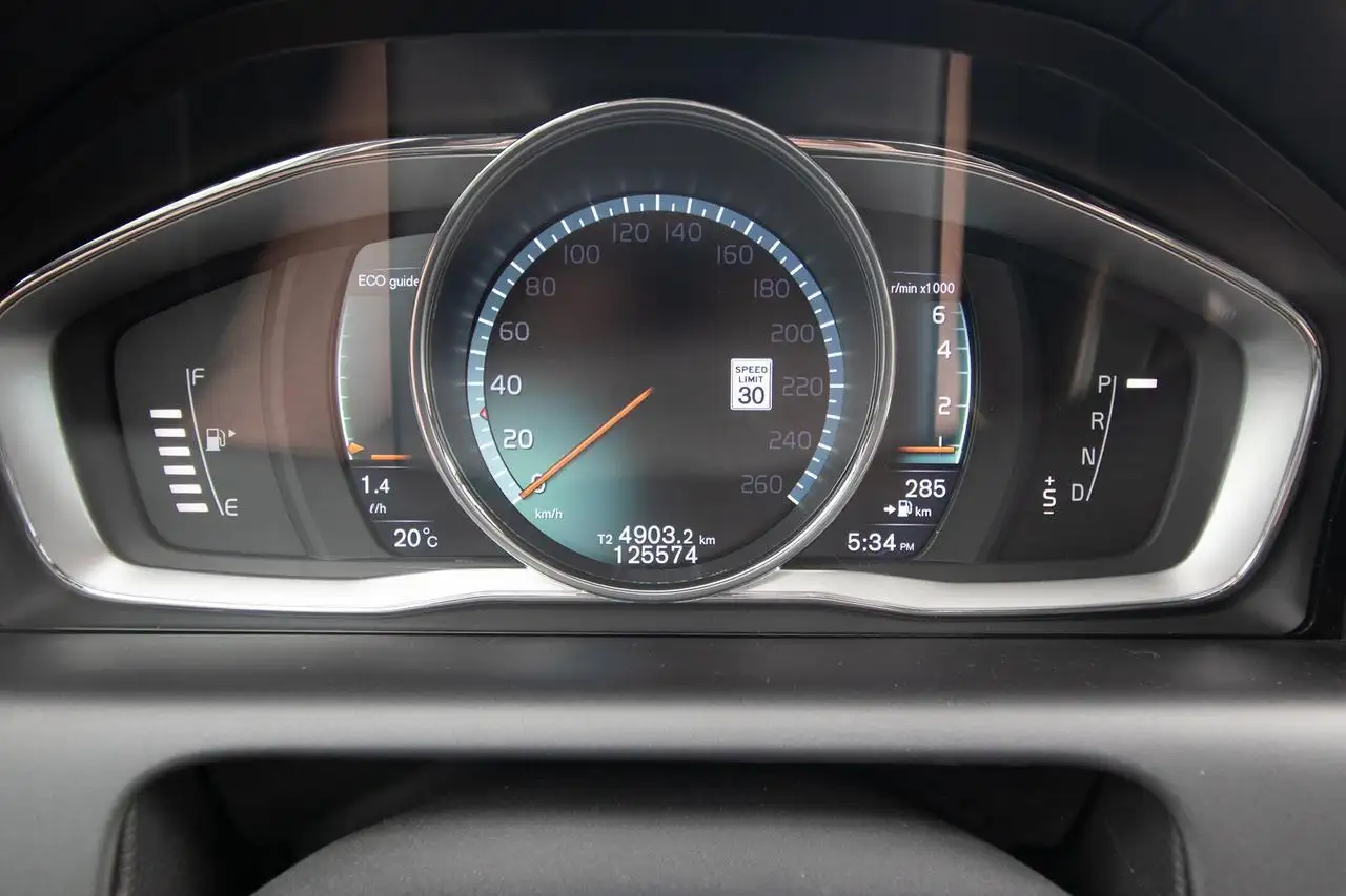 Volvo XC60 снимка Volvo XC60