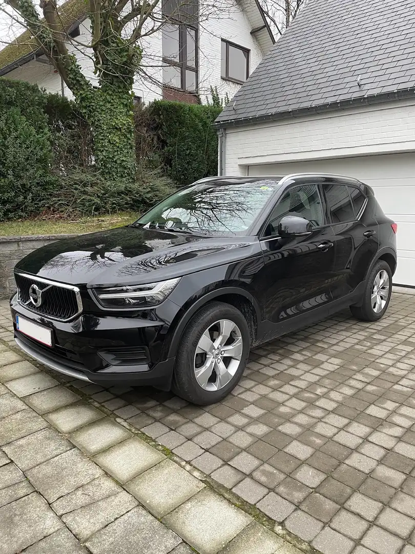 Volvo XC40 T2 Momentum Pro |Leather |Pano Roof |Tow Bar |Navi Noir - 1
