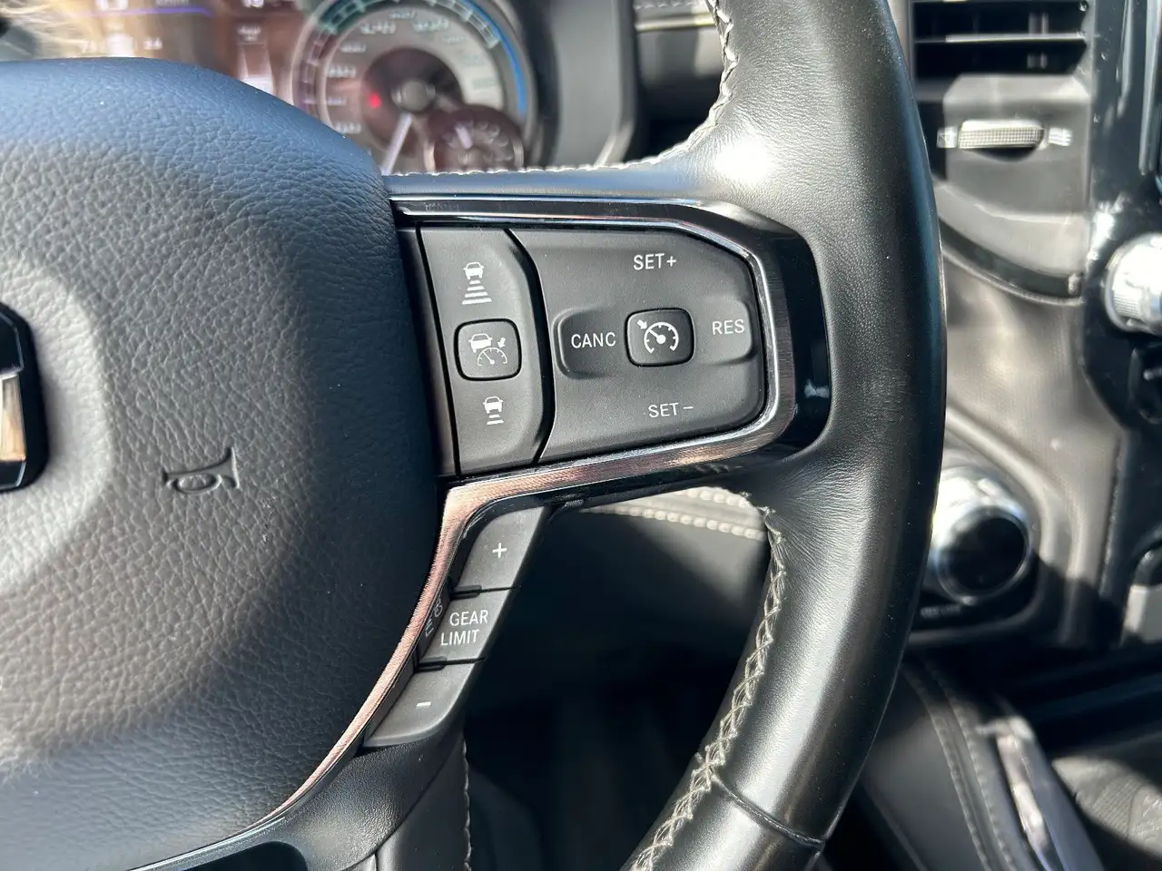Dodge RAM 2022 — фото 19