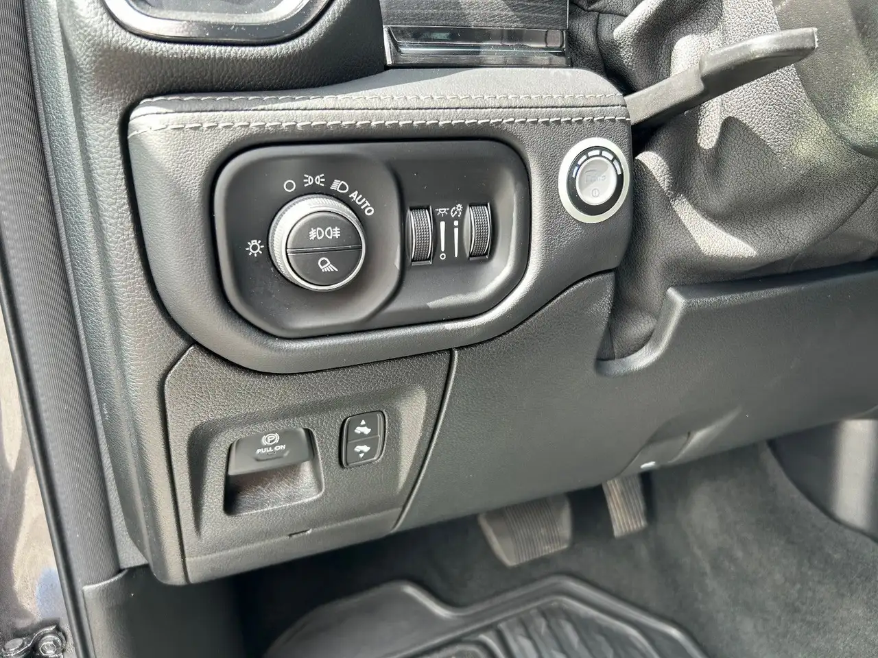 Dodge RAM 2022 — фото 17