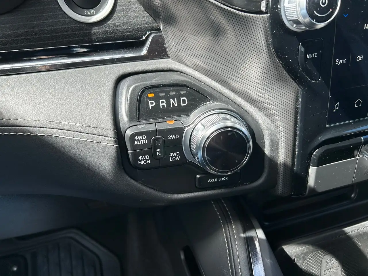 Dodge RAM 2022 — фото 15