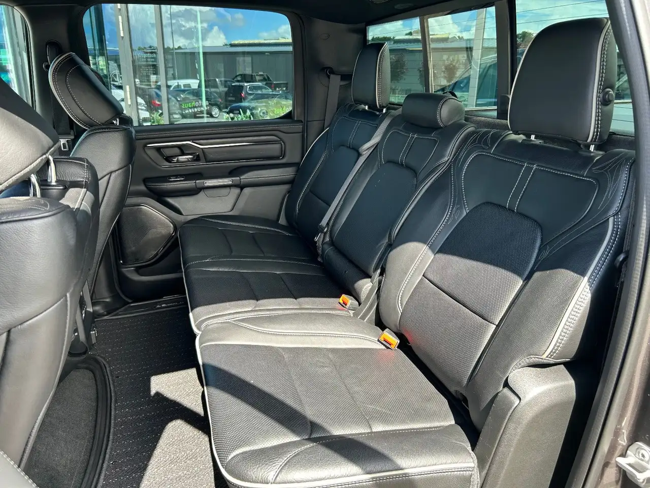 Dodge RAM 2022 — фото 12
