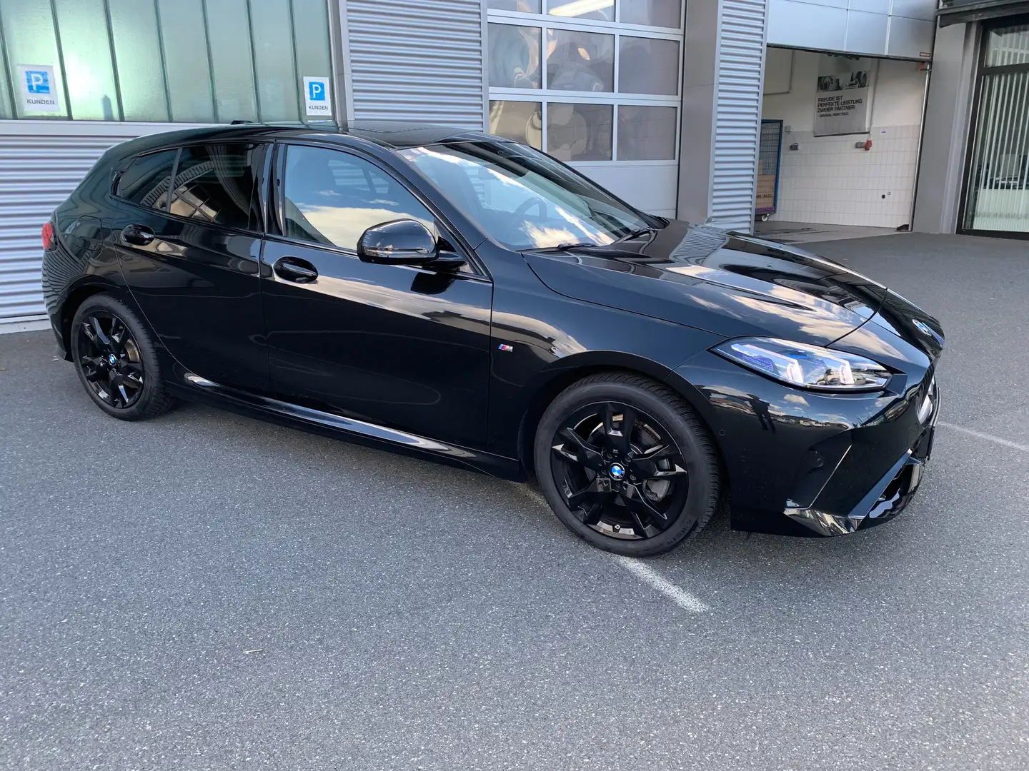 BMW 120 Aut. M-Sport/GSD/HeadUp/4xKamera Schwarz - 2