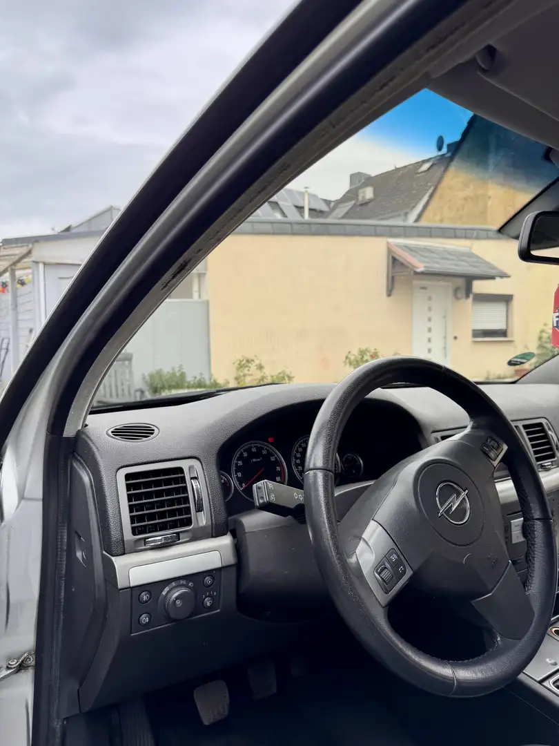 Opel Vectra 1.8 Caravan Edition - 2