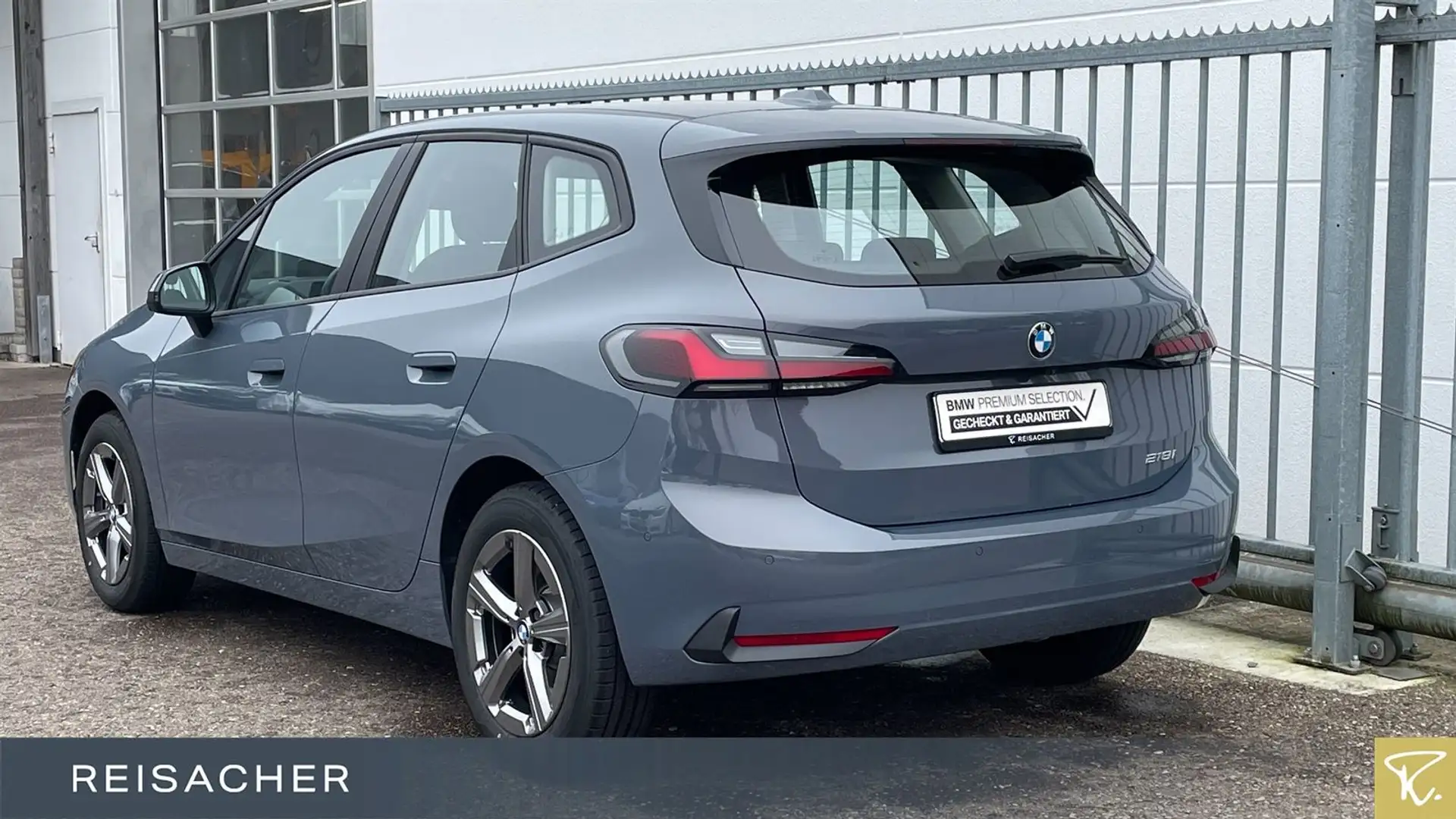 BMW 218 218i A Active Tourer AHK,LiCoPro,ParkAssPlus,LED Grau - 2