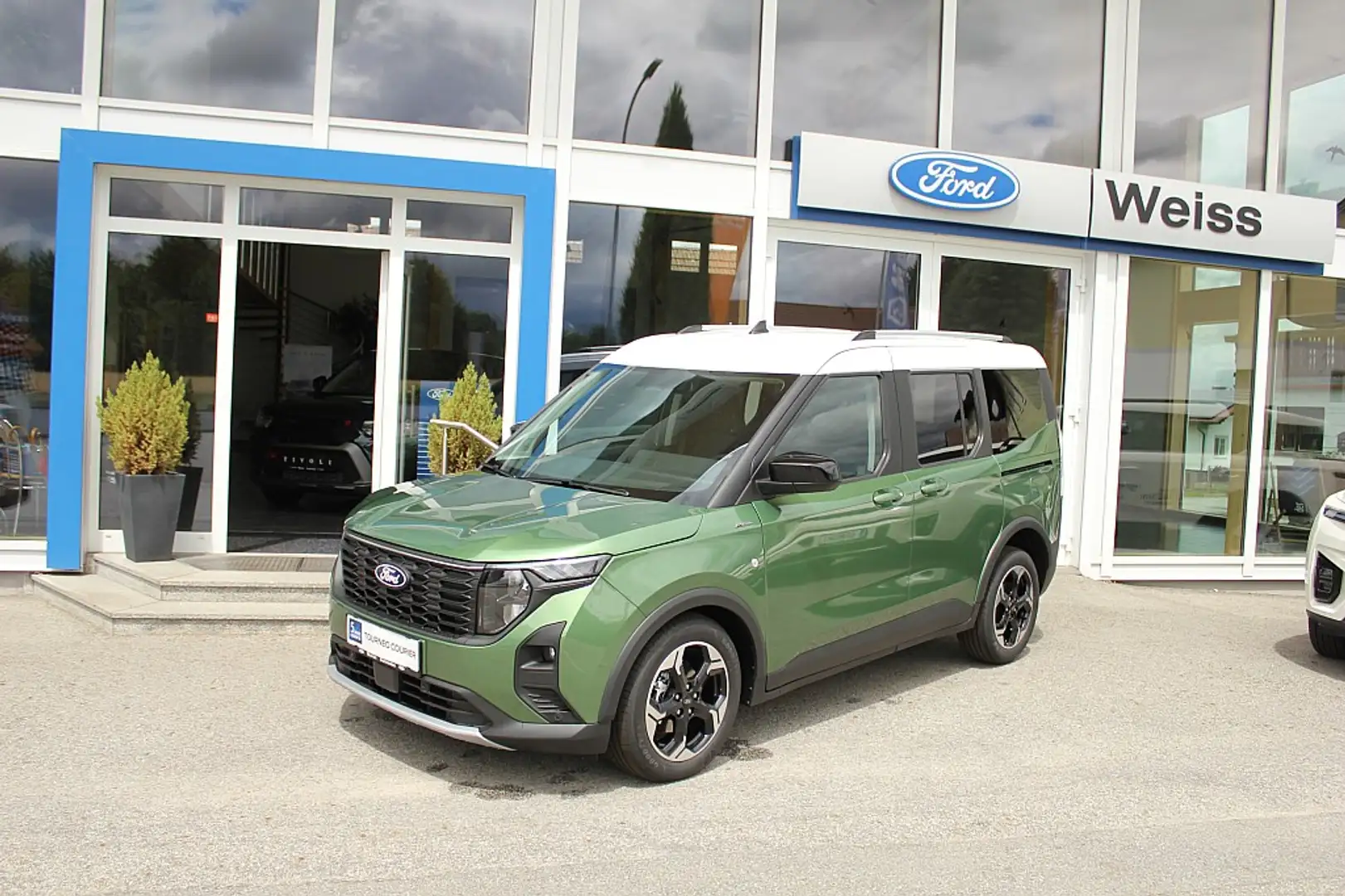 Ford Tourneo Courier 1,0 EcoBoost Active Grün - 1