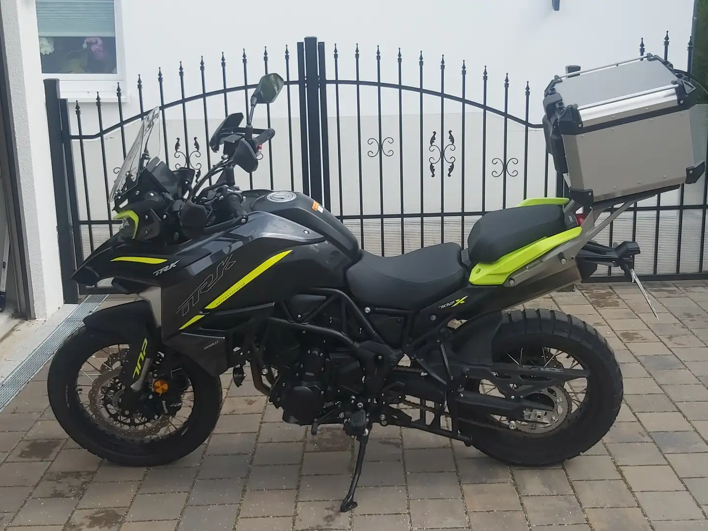 Benelli TRK 702 Schwarz - 2