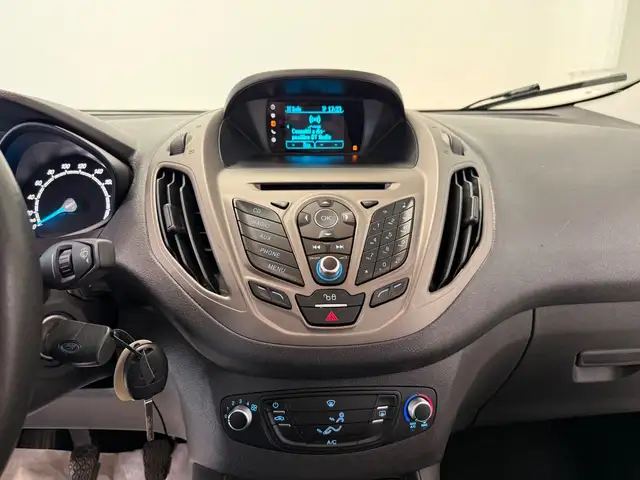 Ford Tourneo Courier view 11