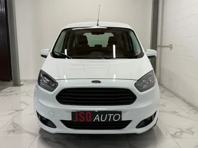 Ford Tourneo Courier view 2