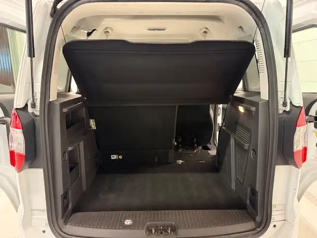 Ford Tourneo Courier view 15