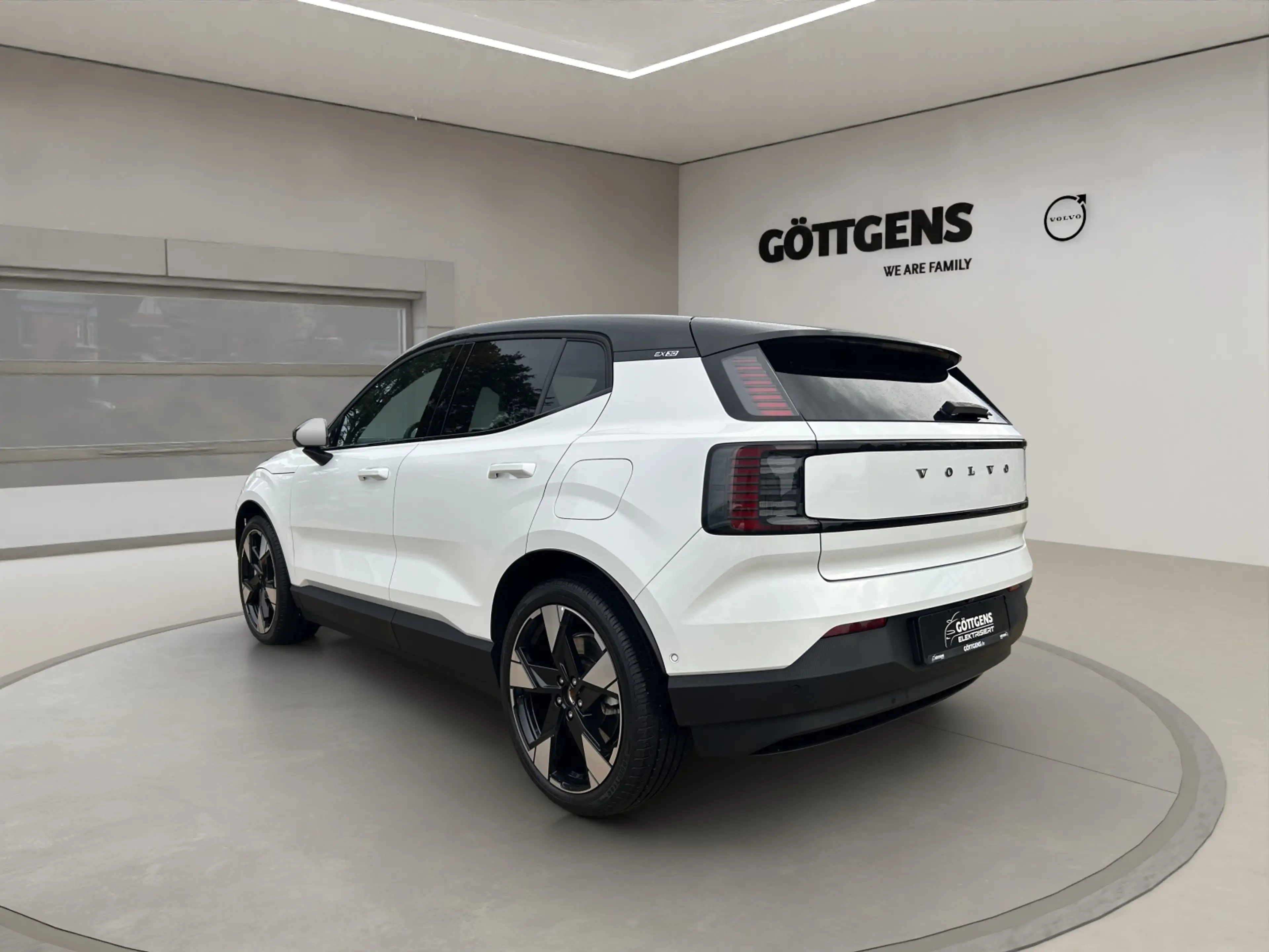 Volvo EX30 AWD Ultra TWIN Performance LED NAVI 20LM — photo 3