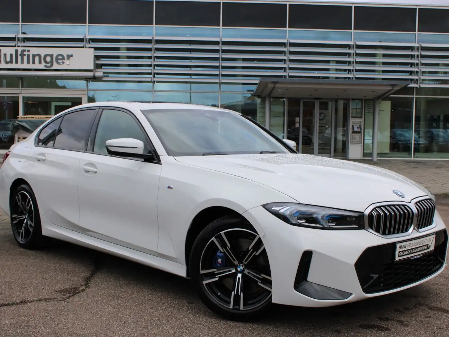 BMW 330 e M Sport FACELIFT HUD GlasD.SuView.Ha/Ka AHK Blanc - 2