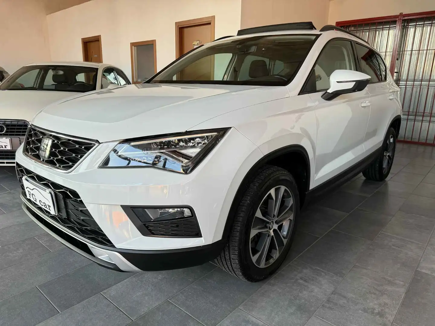 SEAT Ateca 1.6 tdi Ecomotive Style 116CV TETTO APRIBILE Bianco - 2