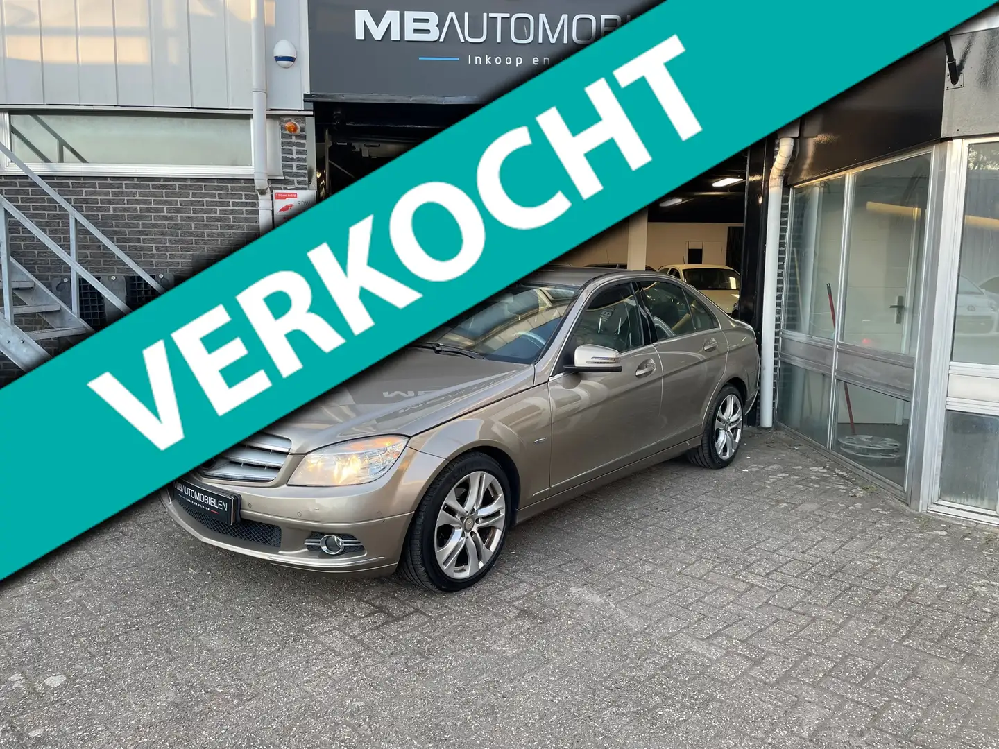 Mercedes-Benz C 180 CGI BlueEFFICIENCY Business Class Avantgarde Beige - 1