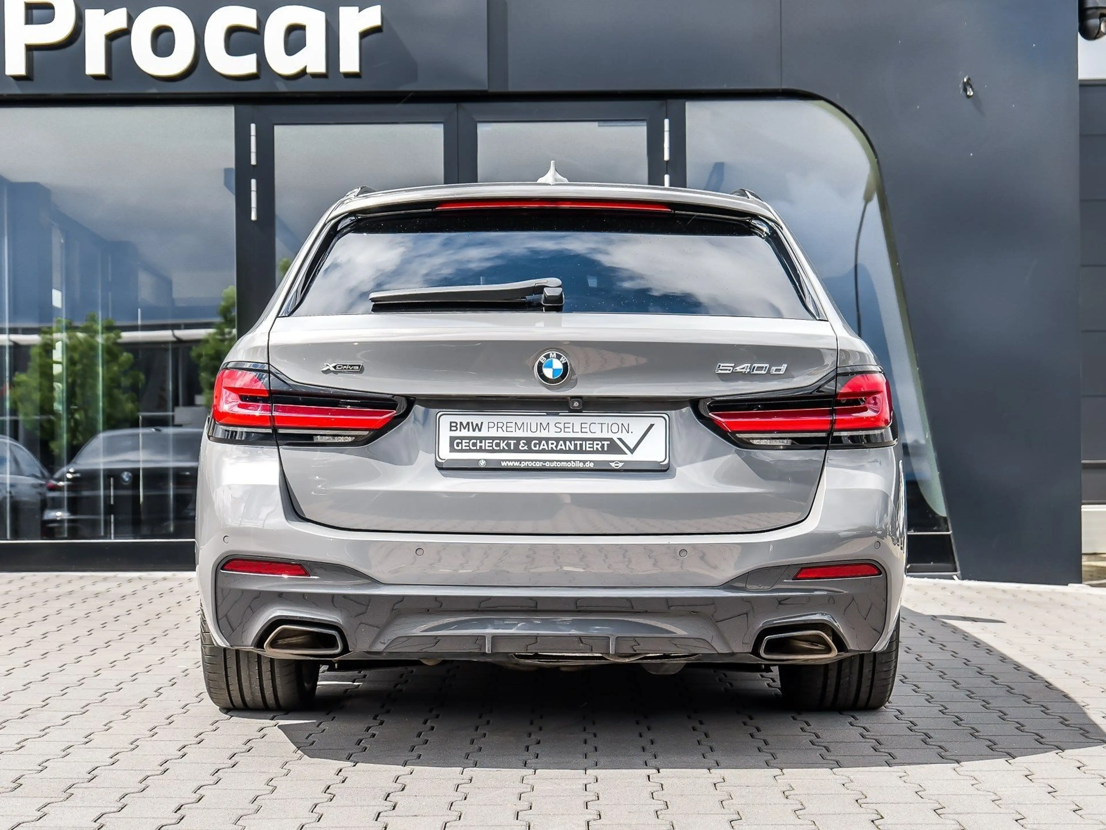 BMW 540 d xDrive Touring M Sport HUD PANO ACC AHK LM — photo 12