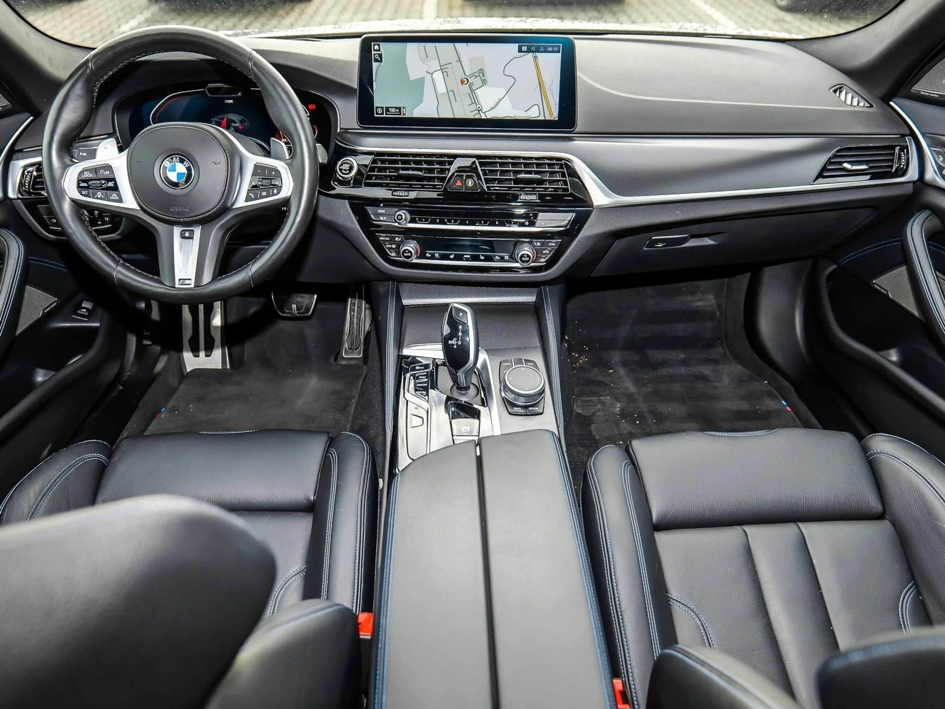 BMW 540 d xDrive Touring M Sport HUD PANO ACC AHK LM — photo 3