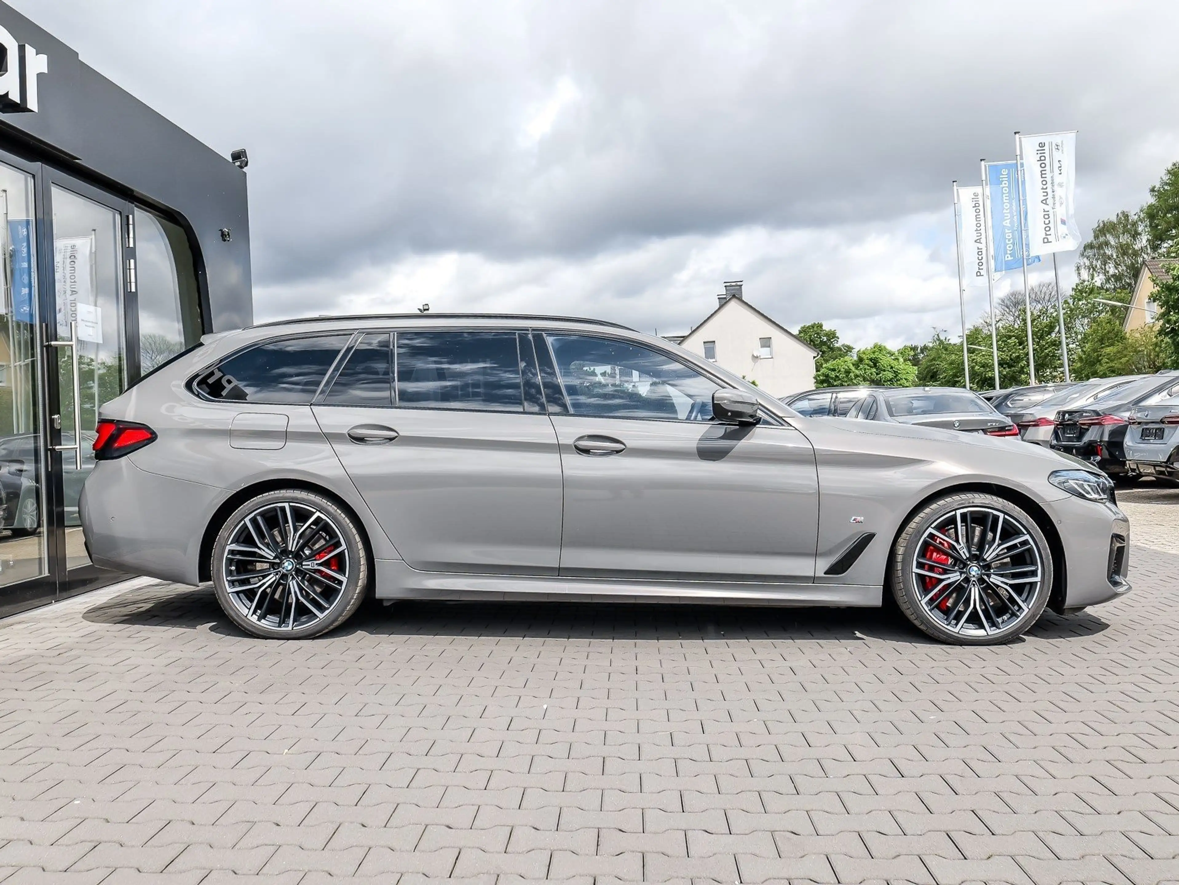 BMW 540 d xDrive Touring M Sport HUD PANO ACC AHK LM — photo 11